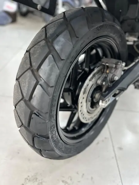 TRIUMPH Tiger 800 XRX, Foto 2