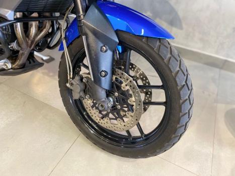 TRIUMPH Tiger 800 XRX, Foto 3