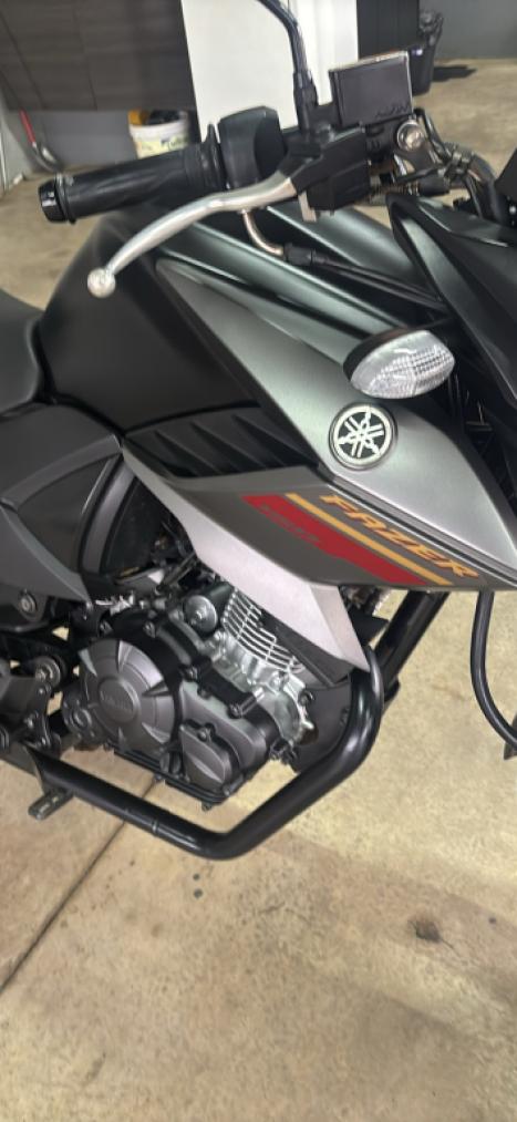 YAMAHA Fazer YS 150 SED, Foto 1