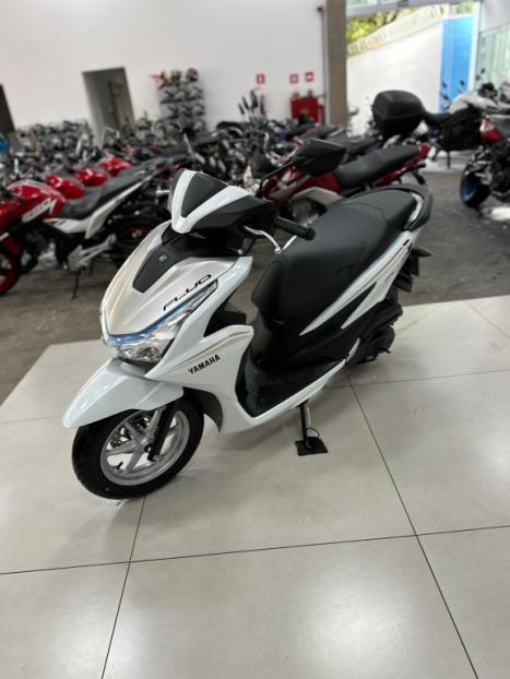 YAMAHA Fluo 125 ABS, Foto 3