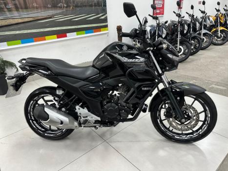 YAMAHA FZ 15 ABS, Foto 1