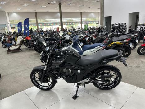 YAMAHA FZ 15 ABS, Foto 2