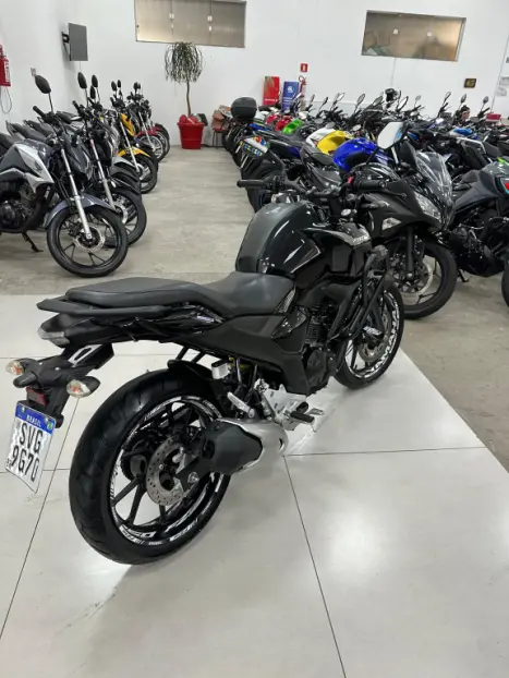 YAMAHA FZ 15 ABS, Foto 6