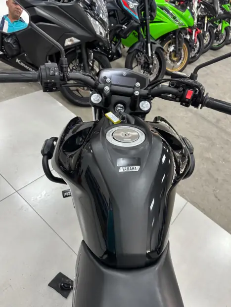 YAMAHA FZ 15 ABS, Foto 7