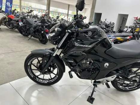 YAMAHA FZ 15 ABS, Foto 8