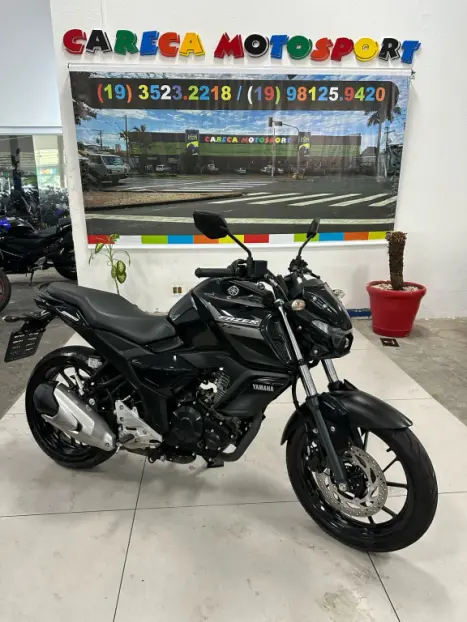 YAMAHA FZ 15 ABS, Foto 1