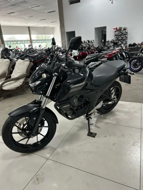 YAMAHA FZ 15 ABS, Foto 7