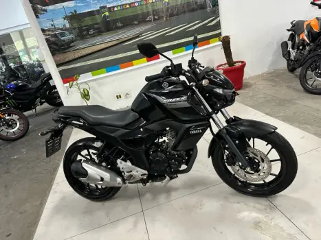 YAMAHA FZ 15 ABS, Foto 8
