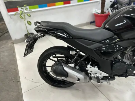 YAMAHA FZ 15 Fazer ABS, Foto 12