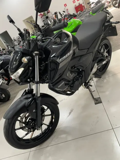 YAMAHA FZ 15 Fazer ABS, Foto 7