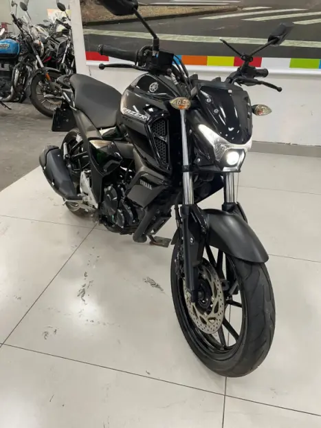 YAMAHA FZ 15 Fazer ABS, Foto 8
