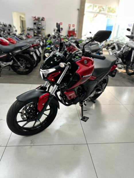 YAMAHA FZ 15 Fazer ABS, Foto 10