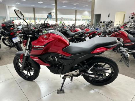 YAMAHA FZ 15 Fazer ABS, Foto 11