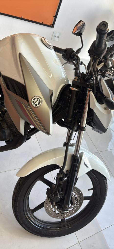 YAMAHA FZ 15 Fazer ABS, Foto 2