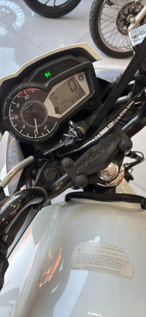 YAMAHA FZ 15 Fazer ABS, Foto 5