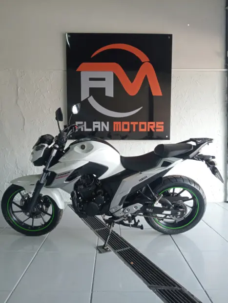 YAMAHA FZ 25 250 Fazer Flex , Foto 1