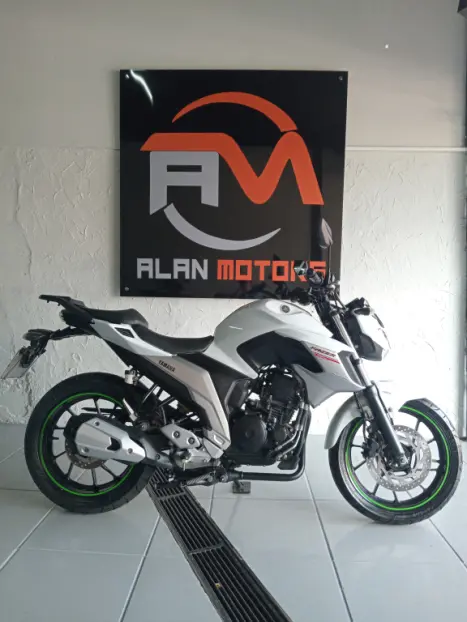 YAMAHA FZ 25 250 Fazer Flex , Foto 2