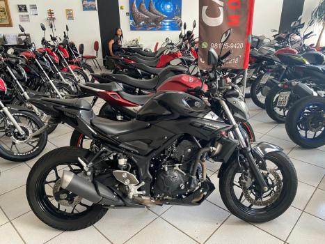 YAMAHA MT-03 300 , Foto 3