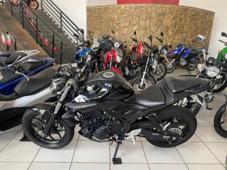 YAMAHA MT-03 300 , Foto 5