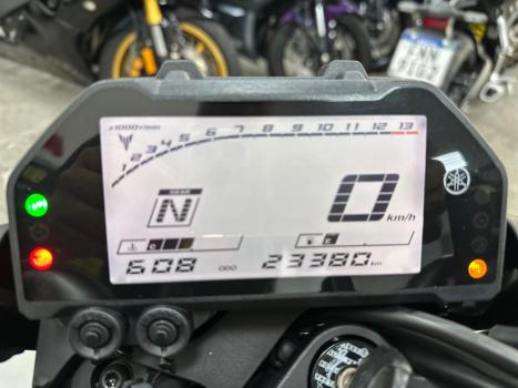 YAMAHA MT-03 300 , Foto 3