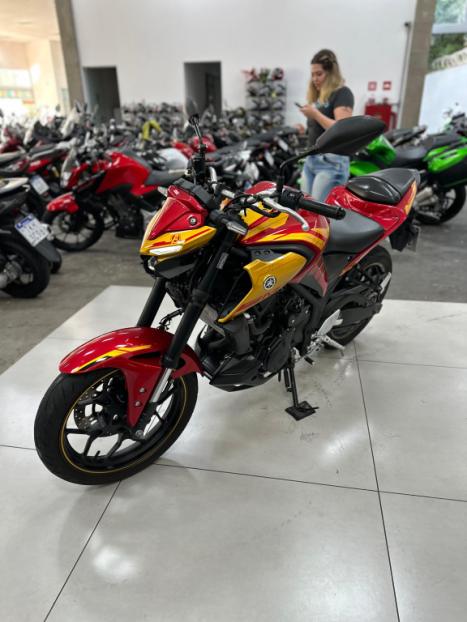 YAMAHA MT-03 300 , Foto 4