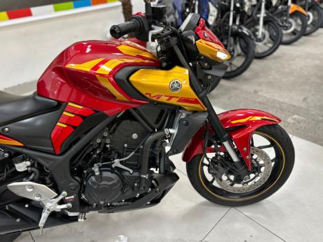YAMAHA MT-03 300 , Foto 7