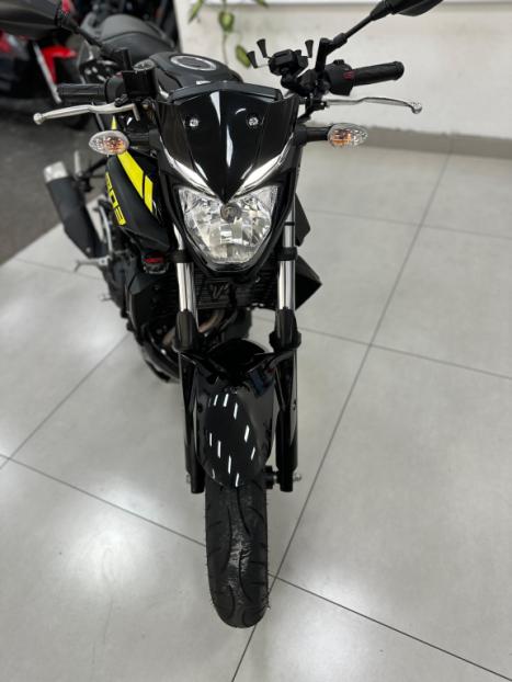 YAMAHA MT-03 300 , Foto 3