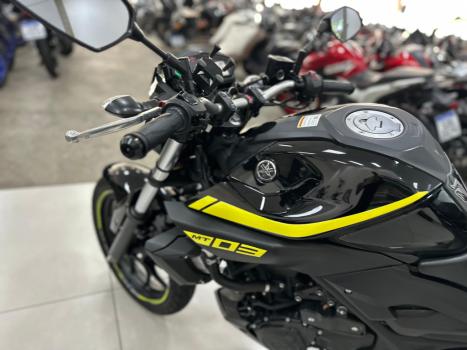 YAMAHA MT-03 300 , Foto 10