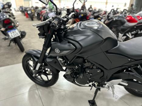 YAMAHA MT-03 300 , Foto 8