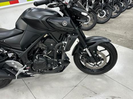 YAMAHA MT-03 300 , Foto 10
