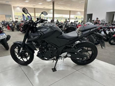 YAMAHA MT-03 300 , Foto 12