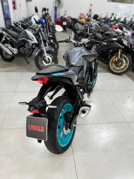 YAMAHA MT-03 300 , Foto 3