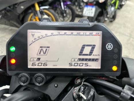YAMAHA MT-03 300 , Foto 7
