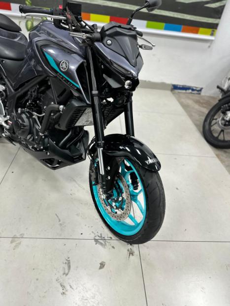 YAMAHA MT-03 300 , Foto 8