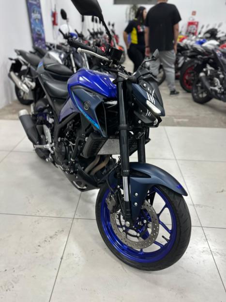 YAMAHA MT-03 300 , Foto 2