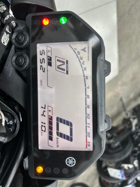 YAMAHA MT-03 300 , Foto 10