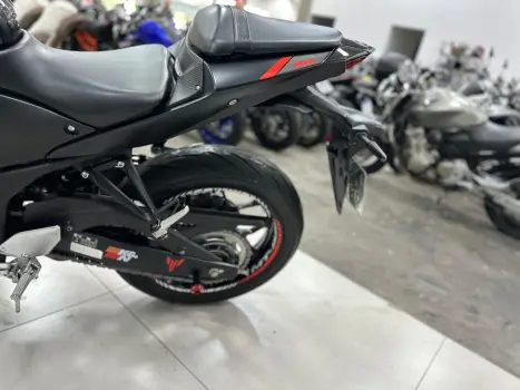 YAMAHA MT-03 300 , Foto 7