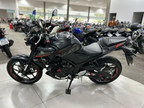 YAMAHA MT-03 300 , Foto 10
