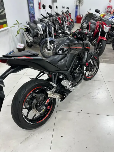 YAMAHA MT-03 300 , Foto 14