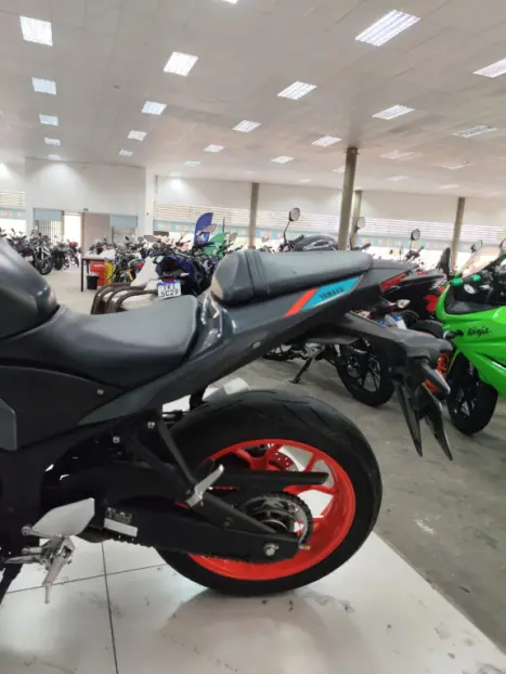 YAMAHA MT-03 300 , Foto 9