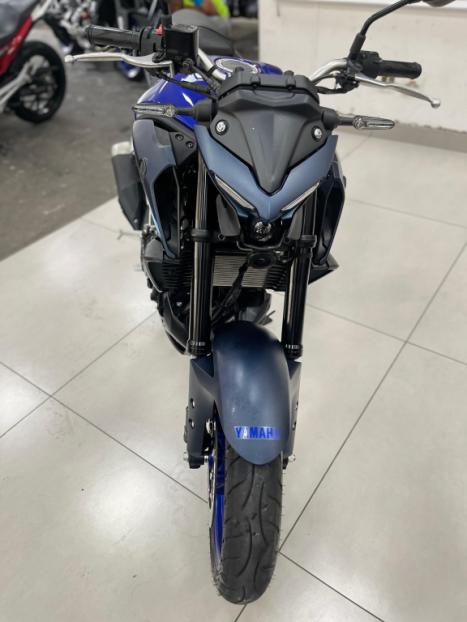 YAMAHA MT-03 300 , Foto 2