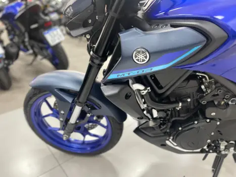 YAMAHA MT-03 300 , Foto 6