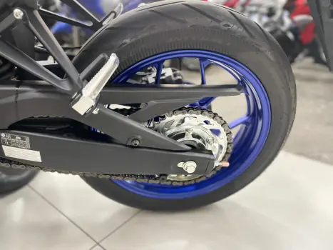 YAMAHA MT-03 300 , Foto 7