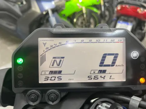 YAMAHA MT-03 300 , Foto 9