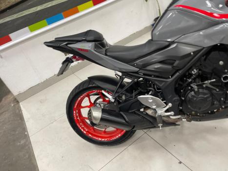YAMAHA MT-03 300 , Foto 4