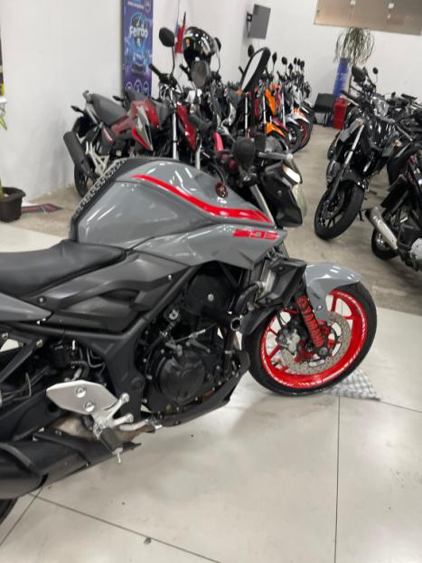 YAMAHA MT-03 300 , Foto 5