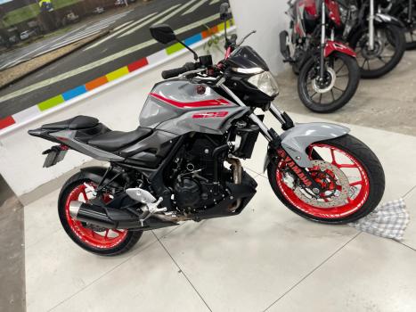 YAMAHA MT-03 300 , Foto 7