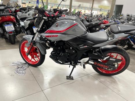 YAMAHA MT-03 300 , Foto 9