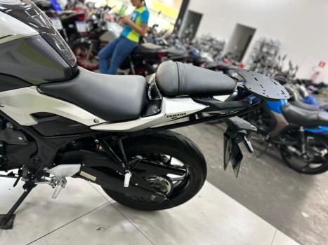 YAMAHA MT-03 300 , Foto 4