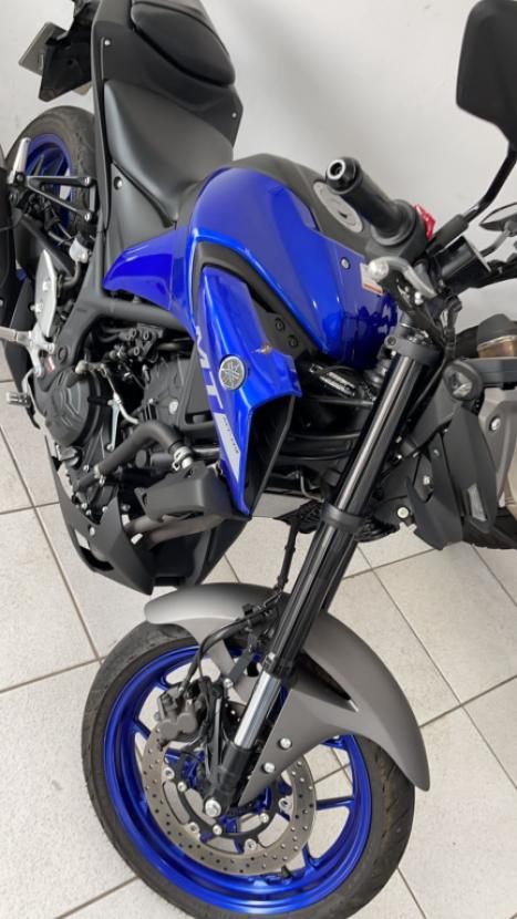 YAMAHA MT-03 300 ABS, Foto 3